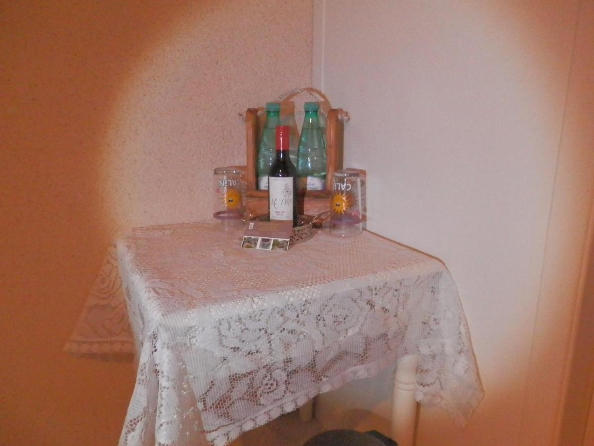 La Petite Cretouffiere - Naturiste Accommodation - Adult Only Colombiers-du-Plessis Екстериор снимка